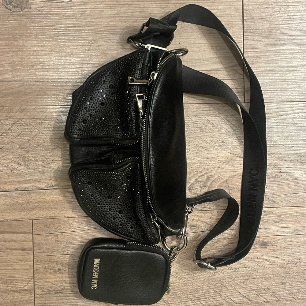 MADDEN NYC Convertible Fanny pack Crossbody Travel bag Black Silver Zip - Picture 5 of 7